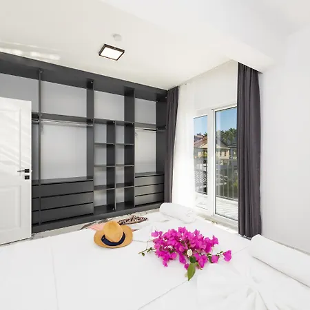 White Cloud ダルヤン